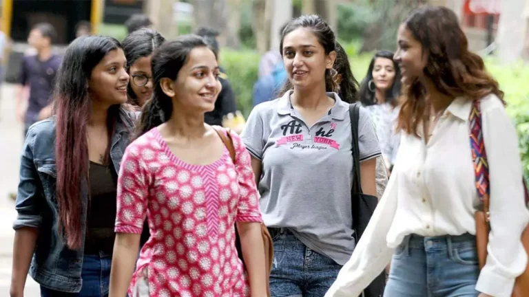 Which College is Better: Hindu or Hansraj?